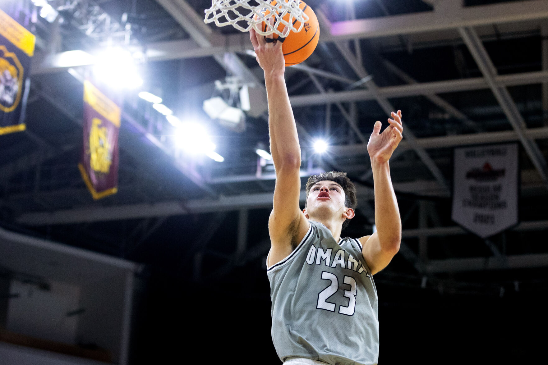 111722-owh-spo-unobasketball-em28.jpg